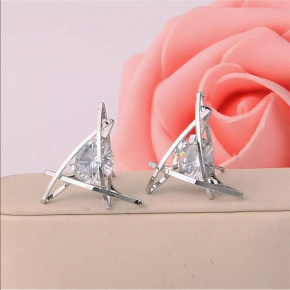 “PURE CLASS” SILVER SOLITAIRE CZ STUD EARRINGS‎